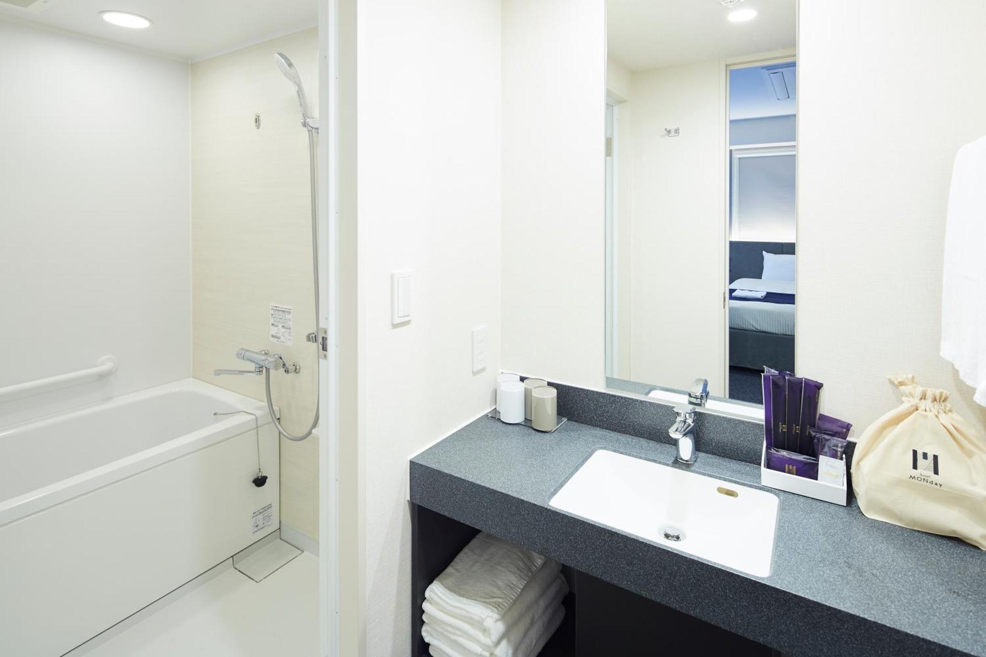 Monday Premium Ueno Okachimachi 酒店 4*